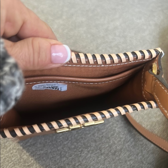 Tory Burch Tan Crossbody Bag with Structured Design and Leather Finish - Picture 3 of 5